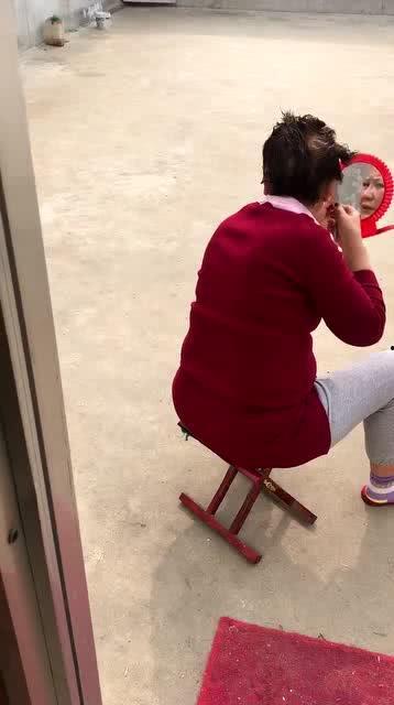 吃瓜群众杨阿姨图片,揭秘瓜界风云